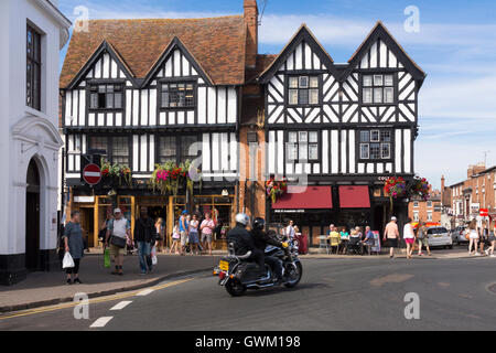 Maison avec façade Tudor simulée à Stratford-upon-Avon Banque D'Images