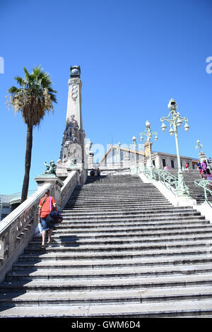 Escalier de la gare Saint-Charles MARSEILLE Bouches-du-Rhône, France Banque D'Images