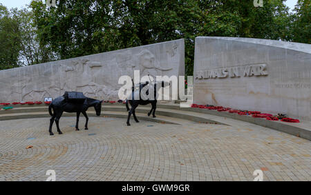 Londres, Royaume-Uni - 05 octobre 2015 : Les animaux en monument aux morts situé sur Park Lane à Londres, Banque D'Images
