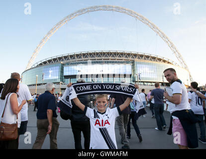 Tottenham Hotspur, 8 ventilateur Jesper Larseng de Norvège, montre son soutien à Wembley manière pendant les match de la Ligue des champions au stade de Wembley, Londres. Banque D'Images