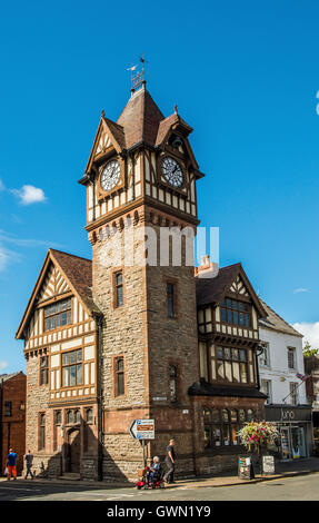 Le Barrett Browning Memorial Tour de l'horloge à Ledbury, Herefordshire, conçu par Brightwell Binyon, Banque D'Images