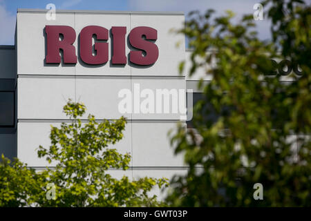 Un logo affiche à l'extérieur du siège de RGIS spécialistes des inventaires à Auburn Hills, Michigan, le 17 juillet 2016. Banque D'Images