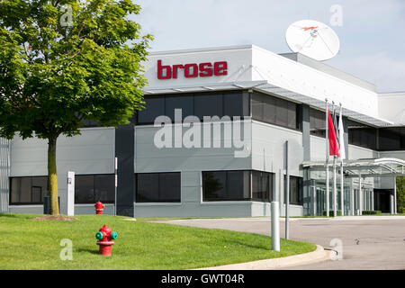 Un logo affiche à l'extérieur d'un établissement occupé par Brose Fahrzeugteile GmbH & Co KG, à Auburn Hills, Michigan, le 17 juillet 2016. Banque D'Images