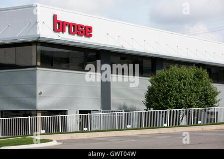 Un logo affiche à l'extérieur d'un établissement occupé par Brose Fahrzeugteile GmbH & Co KG, à Auburn Hills, Michigan, le 17 juillet 2016. Banque D'Images