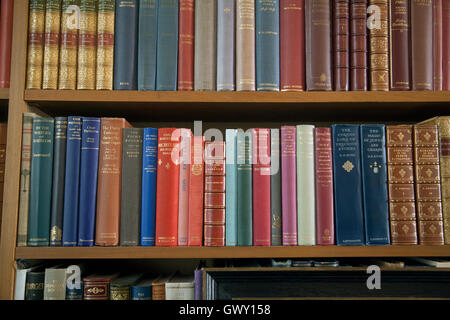 Abbaye d'Anglesey épines en bibliothèque dans la bibliothèque Banque D'Images