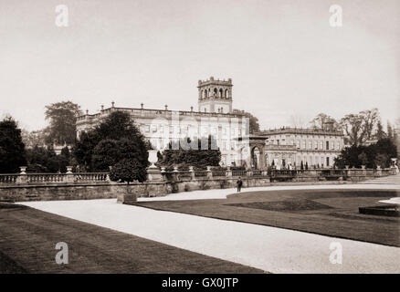 Trentham Hall, Stoke on Trent, Staffordshire, Angleterre, RU, 1880 environ, avec entrée sur la gauche et l'aile sur le droit de la famille Banque D'Images