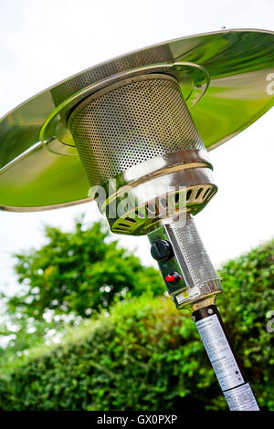 Chauffage de terrasse et jardin, lampe, Royaume-Uni Banque D'Images