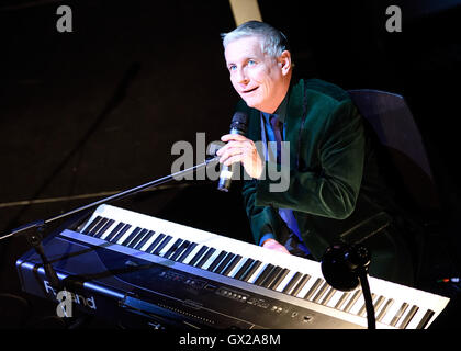 Une fabuleuse après-midi musical pour célébrer 30 ans de ChildLine au Arts Theatre avec : Ashley Knight Où : London, Royaume-Uni Quand : 12 Oct 2016 Banque D'Images