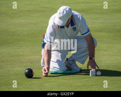 ISLE D'épines, Sussex/UK - 11 SEPTEMBRE : Lawn Bowls Match à Isle d'Épines Chelwood Gate à Sussex le 11 septembre 2016. Homme non identifié Banque D'Images