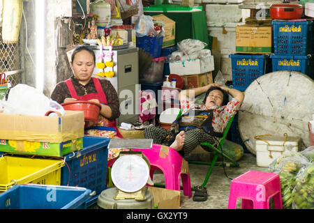 Un marché unique dans le quartier chinois, Bangkok Banque D'Images