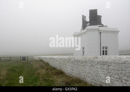 South Shields, UK. 15 Septembre, 2016. Corne de brume à Souter garanties des navires du phare du littoral. Crédit : Dan Cooke/Alamy Live News Banque D'Images