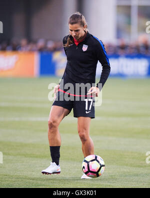 Columbus, États-Unis d'Amérique 15 Sep, 2016. 15 septembre 2016 : USA terrain Tobin Heath se réchauffe avant le match contre la Thaïlande. Columbus, OH, USA. Credit : Brent Clark/Alamy Live News Banque D'Images