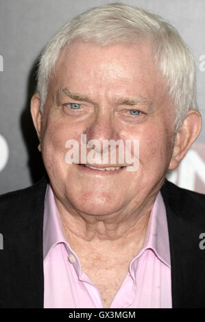 Phil Donahue assiste à la 'Snowden' premiere dans l'AMC Loews Lincoln Square le 13 septembre 2016 à New York. | Verwendung weltweit/photo alliance Banque D'Images