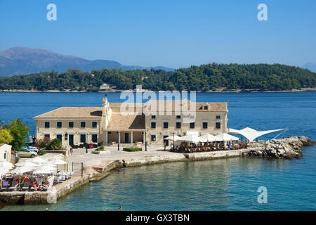 En Plo Cafe Faliraki Vieille ville de Corfou Grèce Îles Ioniennes Banque D'Images