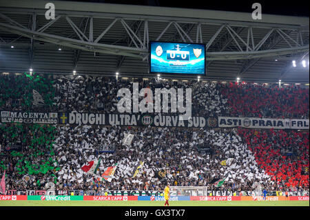 Turin, Italie. 14Th Sep 2016. Les partisans de la Juventus lors de la Ligue des Champions, match de football entre la Juventus et le FC Séville. Le résultat final du match a été 0-0. Credit : Nicolò Campo/Pacific Press/Alamy Live News Banque D'Images