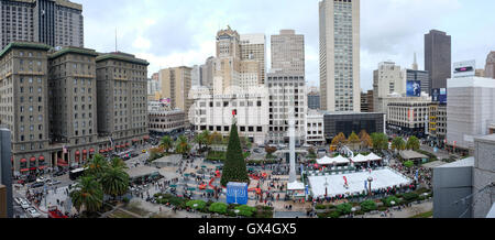 Vue sur Union Square à Noël avec patinoire et arbre San Francisco California USA Banque D'Images