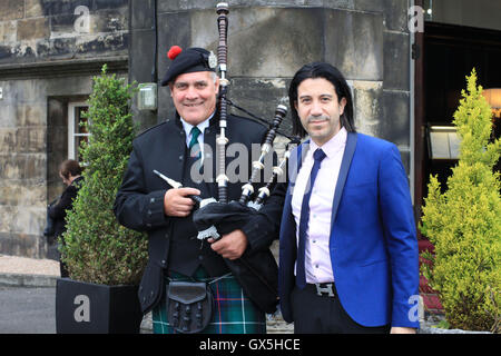 L'acteur britannique Martin Compston se marie avec l'actrice américaine Tianna Chanel Flynn à Marr Hall à Bishopton comprend : Gianni Capaldi Où : Bishopton, Royaume-Uni Quand : 19 Juin 2016 Banque D'Images