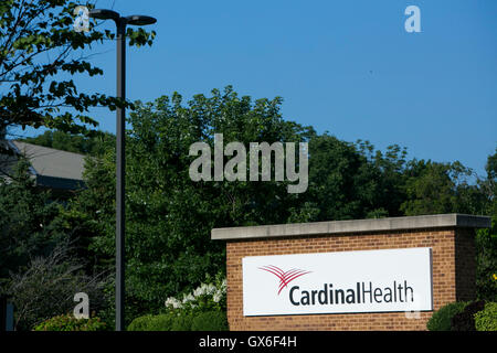 Un logo affiche à l'extérieur du siège de Cardinal Health, Inc., à Dublin, Ohio le 23 juillet 2016. Banque D'Images