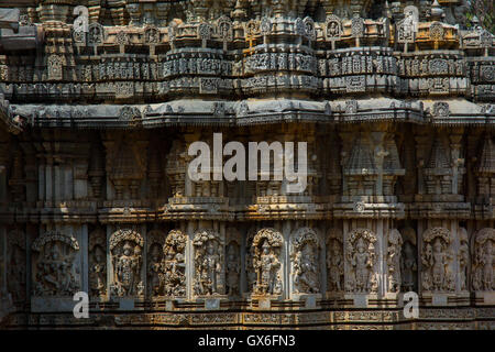 Close up de linteau décoratif au culte d'entrée dans le temple de Chennakesava Somanathapura, Karnataka, Inde,Asia