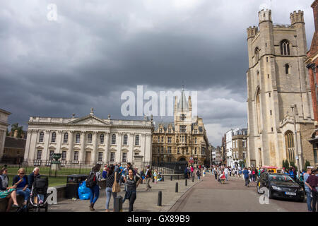 Storm clouds over Sénat Chambre de Kings Parade Cambridge Cambridgeshire Angleterre 2016 Ville Banque D'Images
