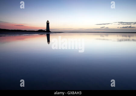 Photographie par © Jamie Callister. Coucher de soleil à la plage de Talacre, Flintshire, au nord du Pays de Galles, Royaume-Uni du 10 septembre 2016. Banque D'Images