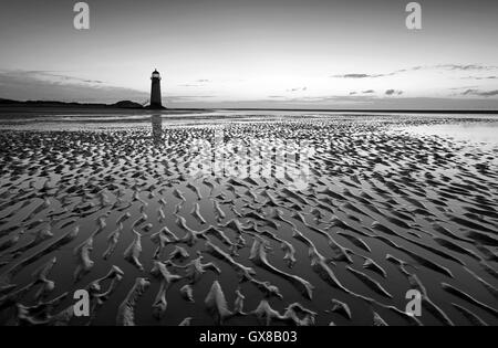 Photographie par © Jamie Callister. Coucher de soleil à la plage de Talacre, Flintshire, au nord du Pays de Galles, Royaume-Uni du 10 septembre 2016. Banque D'Images