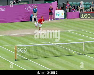 Wimbledon, Angleterre. 2 août 2012. Roger Federer lors d'un de ses matchs en simple aux Jeux olympiques de cet été à Londres en 2012. Banque D'Images