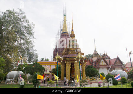 Wat Chang Hai pour Ratburanaram personnes visitent et priez Luang Pu Thuat le 13 juillet 2016 à Pattani provinces du sud de la Thaïlande Banque D'Images