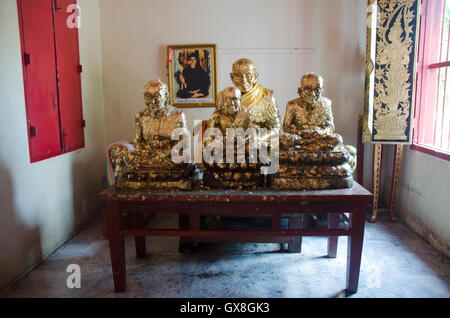 Luang Pu Thuat statue de Wat Chang Hai pour Ratburanaram personnes visitent et prier le 13 juillet 2016 à Pattani provinces du sud de Banque D'Images