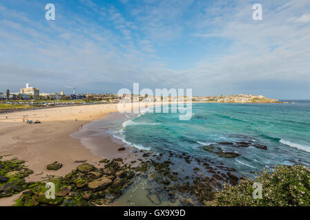 Plan large de la plage de Bondi - banlieue Est de Sydney, Australie Banque D'Images