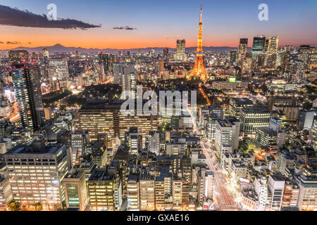 La Tour de Tokyo et Mt. Fuji, vue de Minato-Ku, Tokyo, Japon Banque D'Images