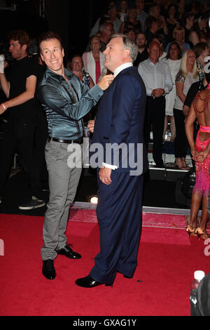 Anton du Beke ( L ) et Ed Balls assister à la Strictly Come Dancing - tapis rouge lancement en BBC studios d'Elstree, Borehamwood Banque D'Images