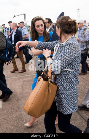 Les membres de la famille royale britannique au Royal International Air Tattoo de Fairford comprend : la duchesse de Cambridge où : Fairford, Royaume-Uni Quand : 08 Oct 2016 Banque D'Images