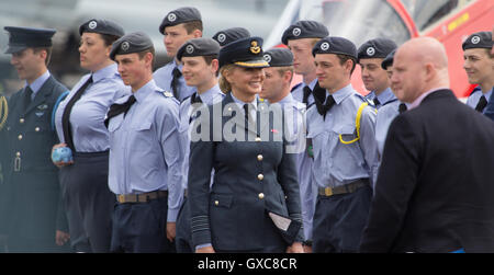 Les membres de la famille royale britannique au Royal International Air Tattoo de Fairford comprend : Carol Vorderman Où : Fairford, Royaume-Uni Quand : 08 Oct 2016 Banque D'Images