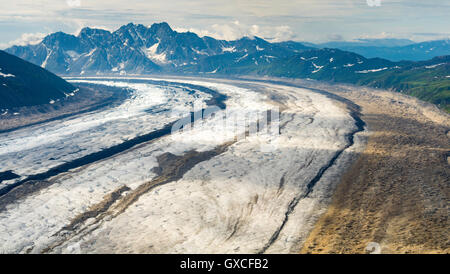 Vue aérienne de l'Ruth Glacier et de la chaîne de l'Alaska sur un vol touristique de Talkeetna, Alaska. Banque D'Images