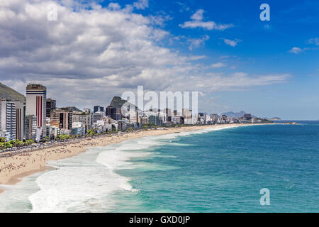 La plage d'Ipanema, Leblon, Rio de Janeiro, Brésil Banque D'Images