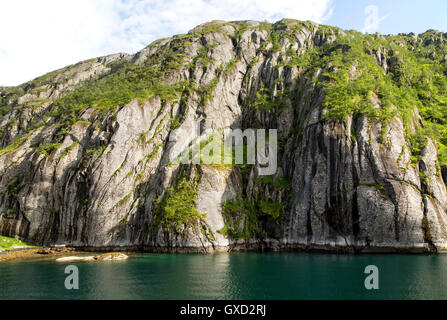 L'auge glaciaire face raide fiord de Trollfjorden, îles Lofoten, Nordland, Norvège du Nord, Banque D'Images