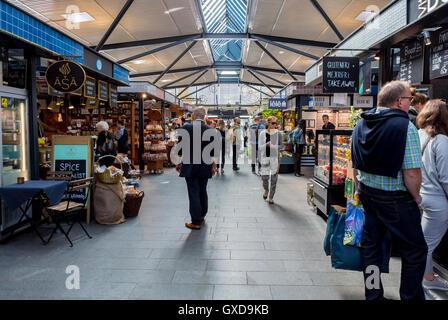 Copenhague, Danemark, scènes d'intérieur, Crowd People Shopping à « Torvfhallerne » marché alimentaire danois Banque D'Images