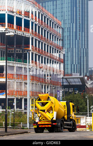 L'évolution de Carillon Architecture, bâtiment, béton, de l'industrie, de la construction, de l'inachevé, de l'industrie, de la structure, et des immeubles de grande hauteur dans le domaine de l'Castefield 1e rue près de Salford, Manchester, UK Banque D'Images