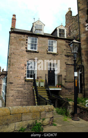 Maison mitoyenne le long de l'Elizabethan remparts, Berwick-upon-Tweed, Northumberland, England, UK Banque D'Images