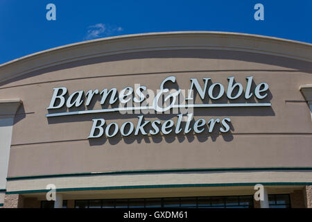 Indianapolis - Circa Mai 2016 : Barnes & Noble Emplacement de vente au détail III Banque D'Images
