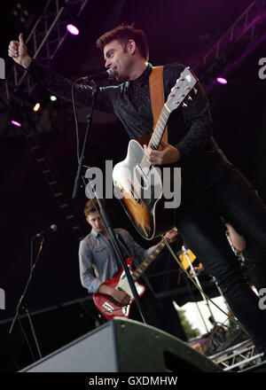 Titre rouge tout simplement à la première la musique de Kew sold out show de la saison 2016 Avec : Ben Montague Où : Londres, Royaume-Uni : 12 Juil 2016 Quand Banque D'Images