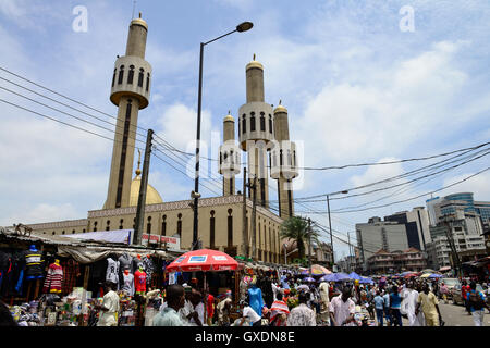 Le Nigeria, Lagos, la ville et la mosquée centrale de Market Street Banque D'Images