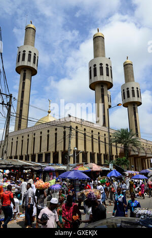 Le Nigeria, Lagos, la ville et la mosquée centrale de Market Street Banque D'Images