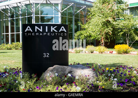 Un logo affiche à l'extérieur du siège de Anika Therapeutics à Bedford, Massachusetts, le 14 août 2016 Banque D'Images