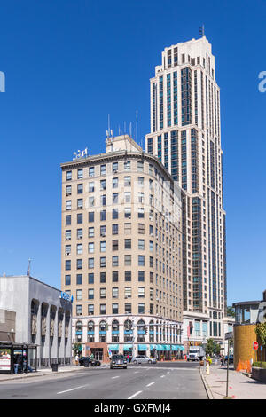 Une partie de l'horizon, y compris Trump Plaza New Rochelle et l'immeuble Kaufman à New Rochelle, New York. Banque D'Images