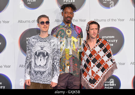 La comète est à venir (Shabaka Hutchings, tueur de Betamax (centre), Danalogueue le conquérant) arrivant au Mercury Prize 2016, tenue à l'Eventim Apollo à Hammersmith, Londres. ASSOCIATION DE PRESSE Photo. Photo date : Jeudi 15 septembre 2016. Crédit photo doit se lire : Matt Crossick/PA Wire. Banque D'Images