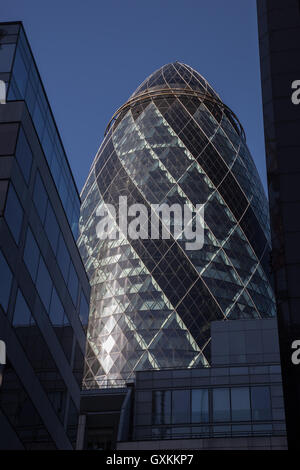 Londres, 11 septembre 2016. La ville de Londres, 30 St Mary Axe, il cumule la plupart des conceptions de bâtiment moderne. Banque D'Images