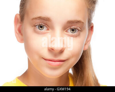 Portrait d'une belle jeune fille avec de longs cheveux blonds Banque D'Images