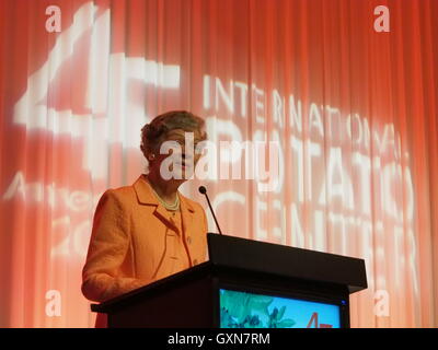 Lima Pérou. Septembre 16th, 2016. Nane Annan Discours -Le Centre international de la pomme de terre (CIP) a célébré le 45e anniversaire de sa création à l'hôtel Marriott à Lima. La cérémonie a été présentée par Barbara Wells, CIP, directeur général et assisté en tant qu'invité spécial par Mme Nane Annan, l'Ambassadeur de la patate douce, et les gagnants du Prix de l'alimentation ; le Dr Jan faible, le Dr Maria Andrade, le Dr Robert Mwanga. (C) / Fotoholica Granthon Carlos Garcia/Alamy Live News Banque D'Images